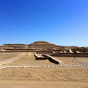 Nazca Tours에서 Cahuachi의 피라미드까지