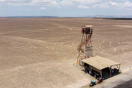 Visite de la tour d'observation des lignes de Nazca